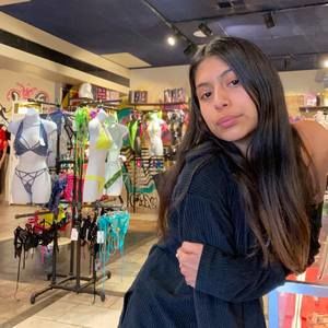 Meet your Posher, Paulina